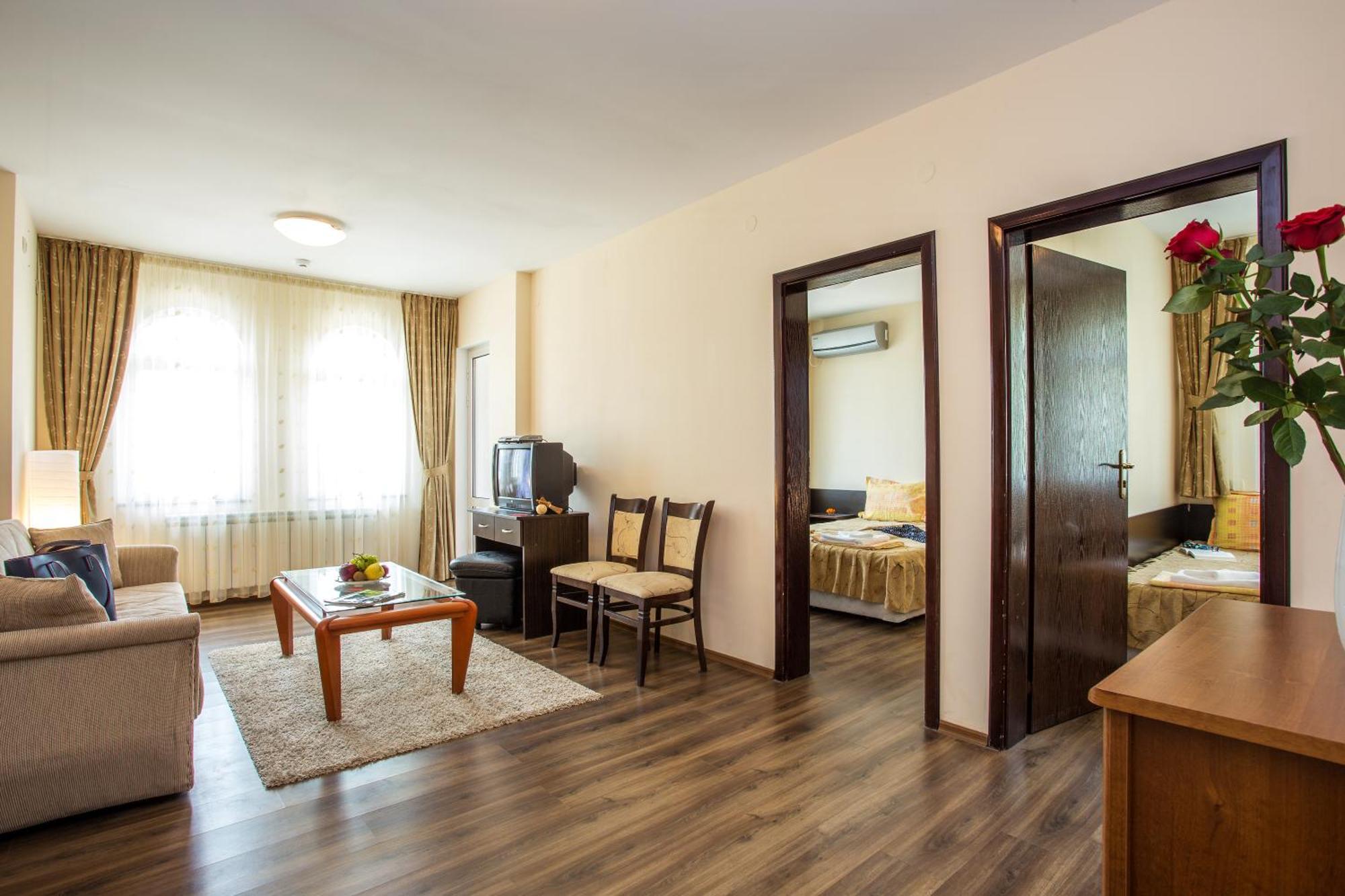 Family Hotel Saint Konstantin Glavatartsi Phòng bức ảnh